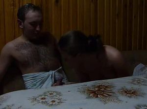 Пьяная русская пара трахается в бане