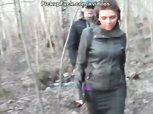 Грудастая Татьяна пришла в лес потрахаться