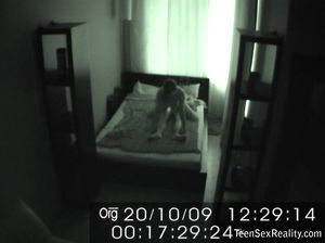Активный секс парочки снимают скрытой камерой